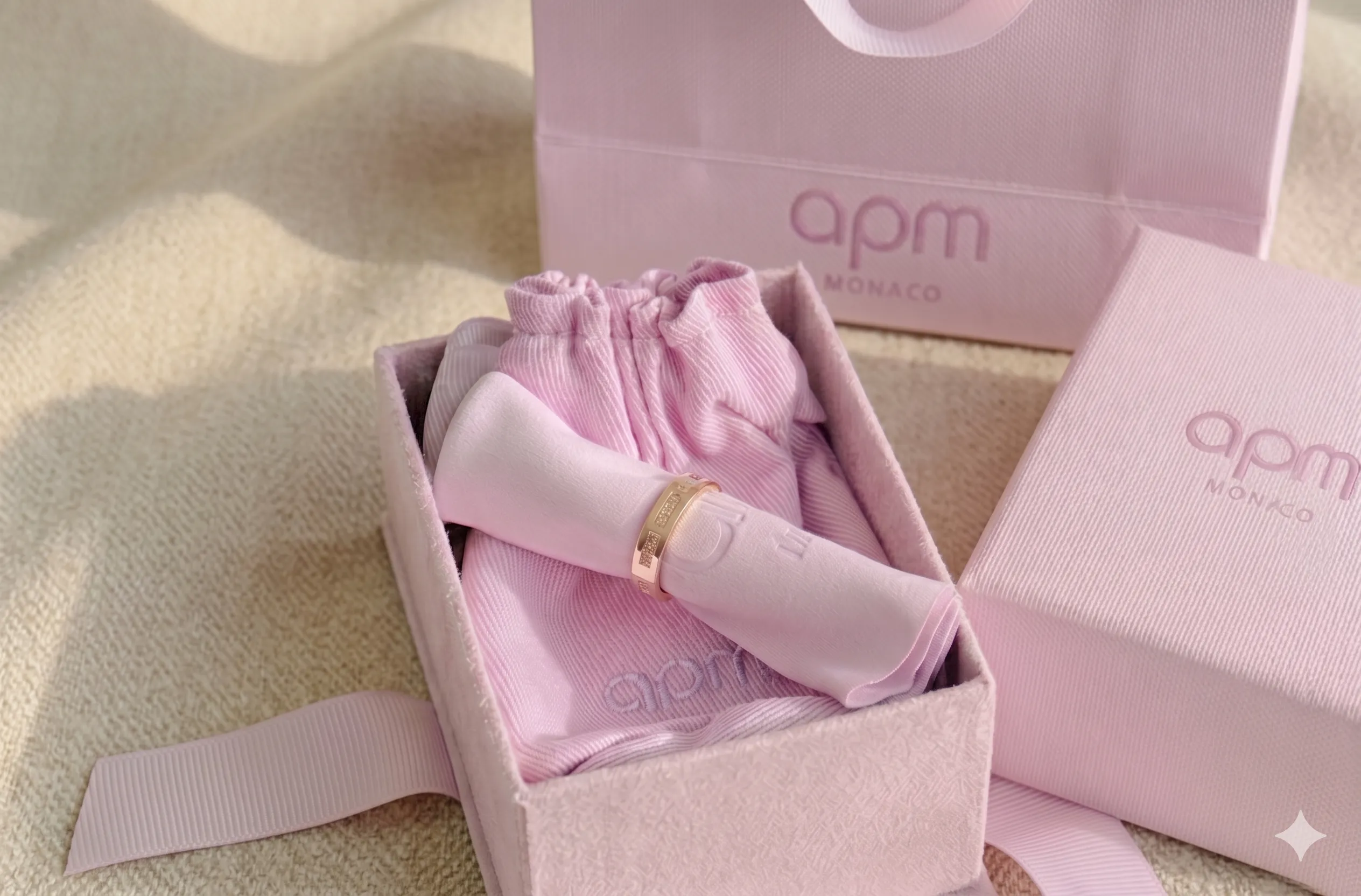 Coordinated pink jewelry packaging set
